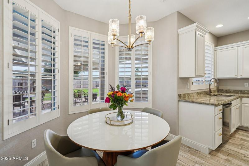 18-web-or-mls-N 76th Dr-S0111-016