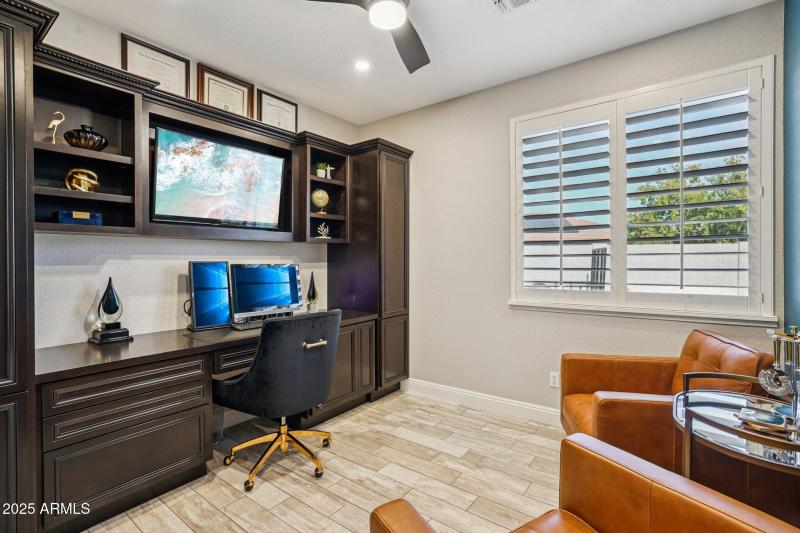 30-web-or-mls-N 76th Dr-S0111-028