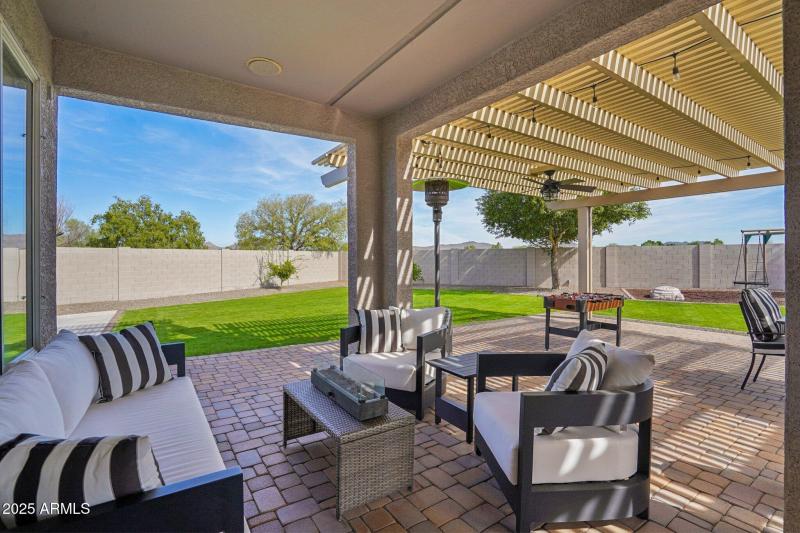 47-web-or-mls-N 76th Dr-S0111-045