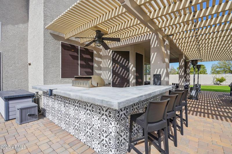 58-web-or-mls-N 76th Dr-S0111-056