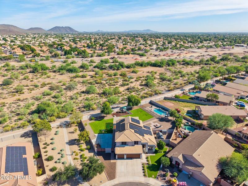 68-web-or-mls-N 76th Dr-S0111-066