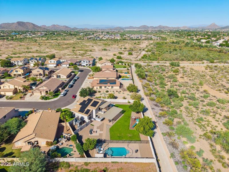 77-web-or-mls-N 76th Dr-S0111-075