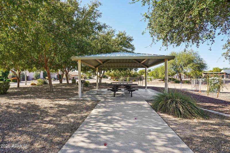 83-web-or-mls-N 76th Dr-0111-901