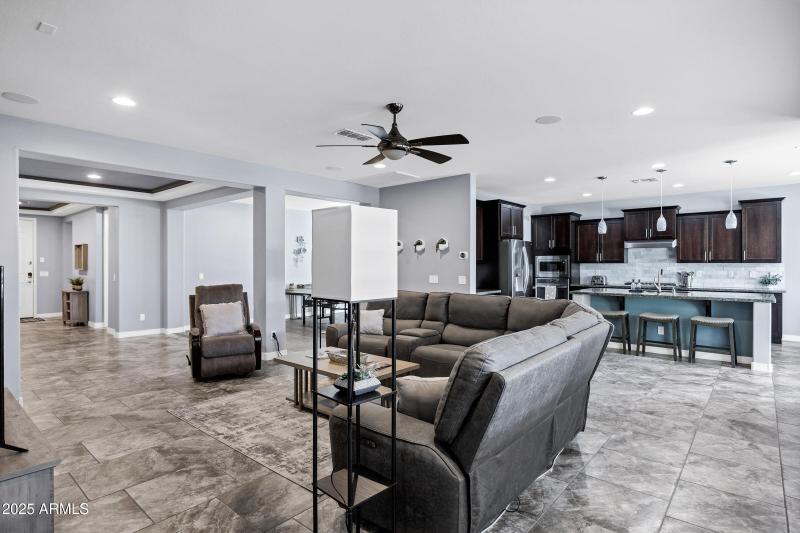 3728 E Narrowleaf Dr-13