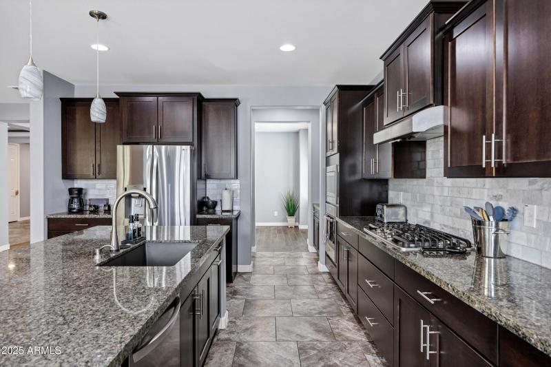 3728 E Narrowleaf Dr-16