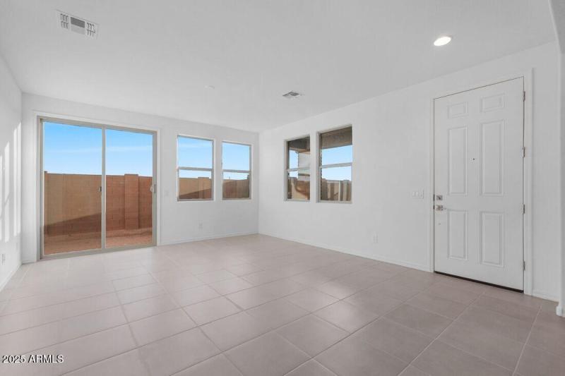 14615 W Sand Hills Rd ~ Ready Now!