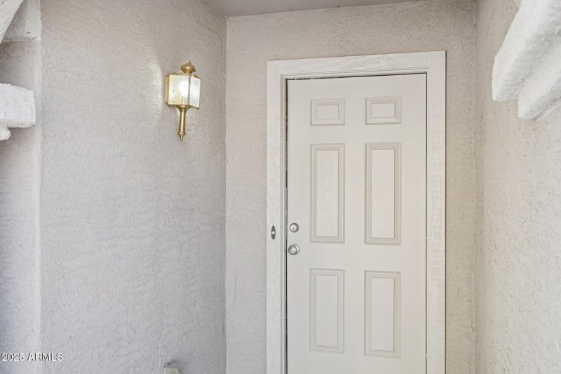 9-web-or-mls-W Yucatan Dr-S0211-009