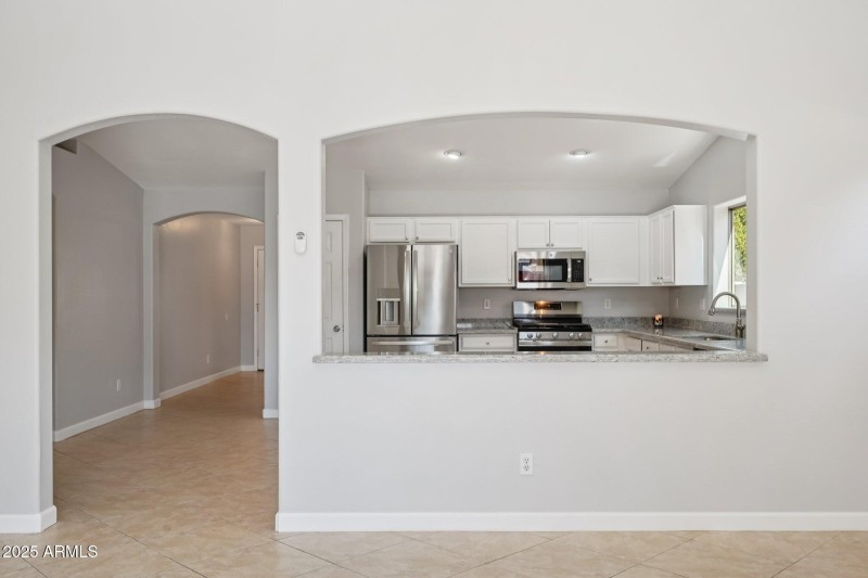 22-web-or-mls-W Yucatan Dr-S0211-022