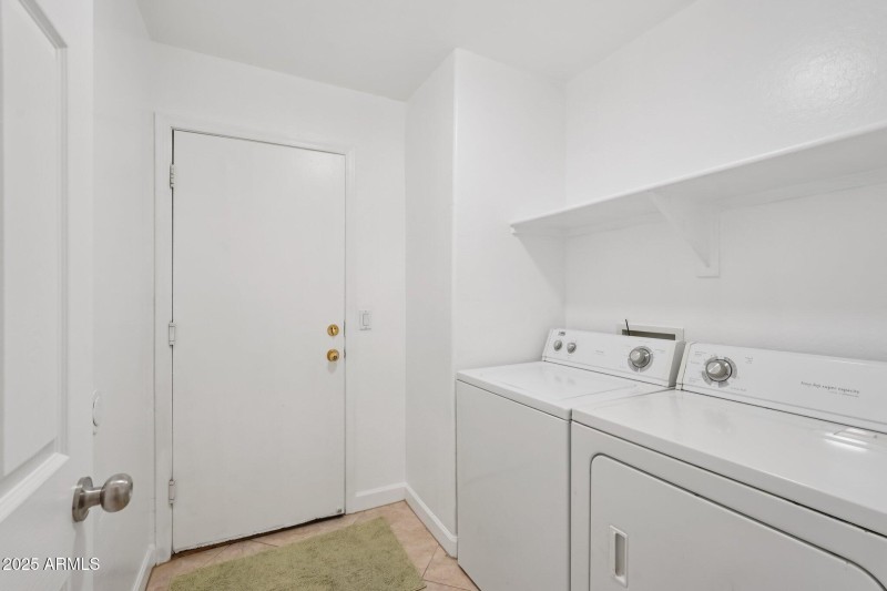 23-web-or-mls-W Yucatan Dr-S0211-023