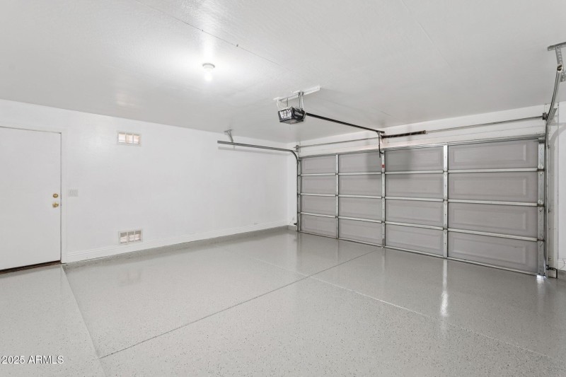 24-web-or-mls-W Yucatan Dr-S0211-024