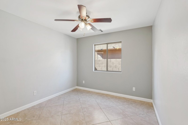 28-web-or-mls-W Yucatan Dr-S0211-028