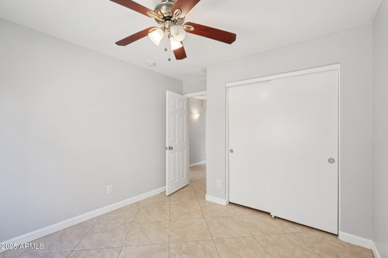 29-web-or-mls-W Yucatan Dr-S0211-029