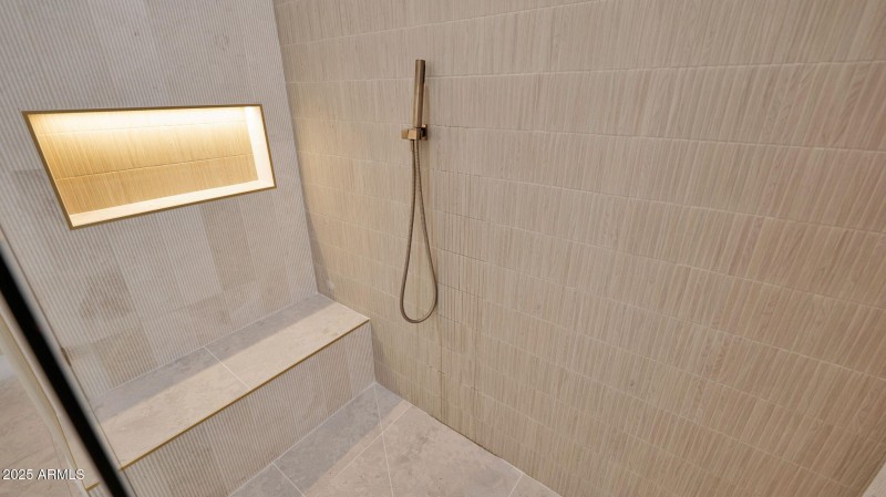 53-web-or-mls-P1276623