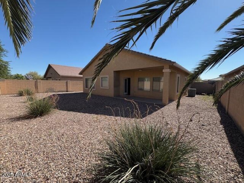 1620 E Viola Back Yard