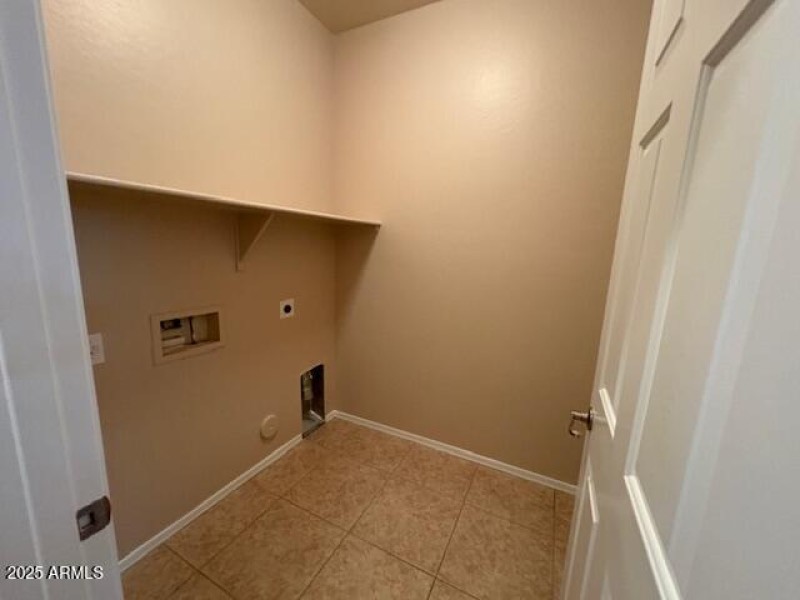 1620 E Viola Laundryroom