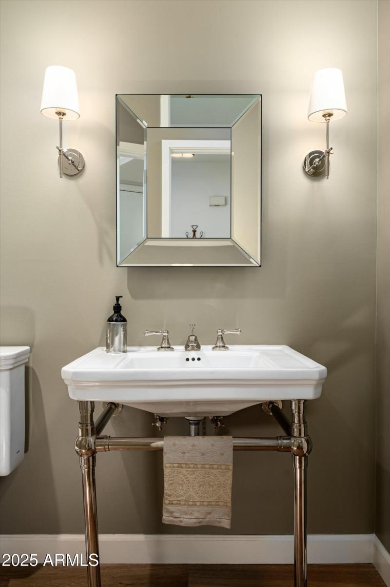 25-5101NCasaBlancaDr217-25