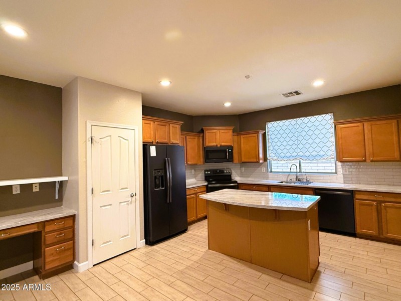 KITCHEN - DUANE LN