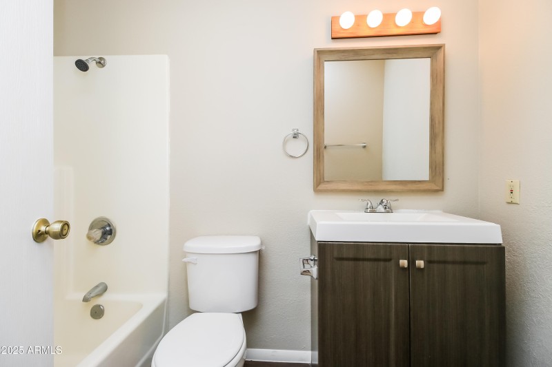 1005755.652 W SIERRA VISTA DR - Main Bat