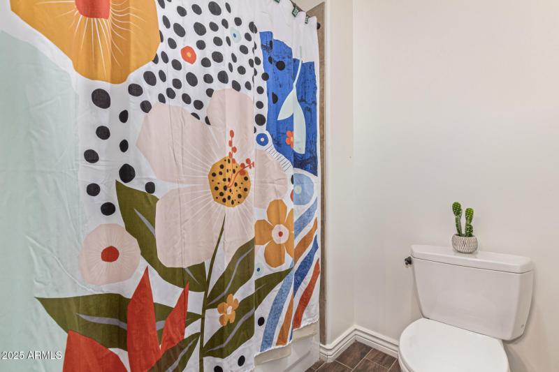 Full Bathroom (ground floor)