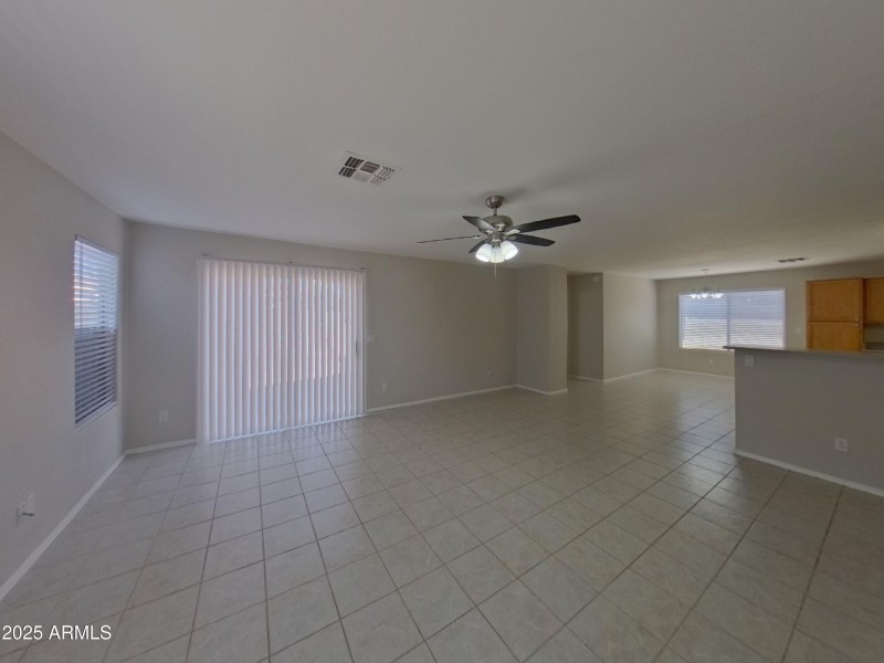 2_pc_PJ5HYRJeYe_58GBjgmLWg_layout_0