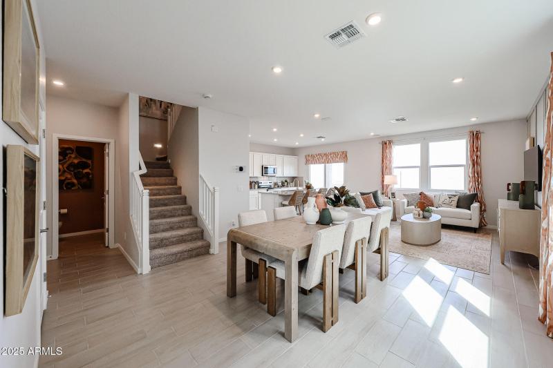 Nook and Famly Room - Iris