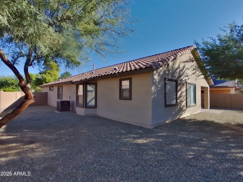 17_pc_zYjRBUO2mv_RbMBET8msx_center_0