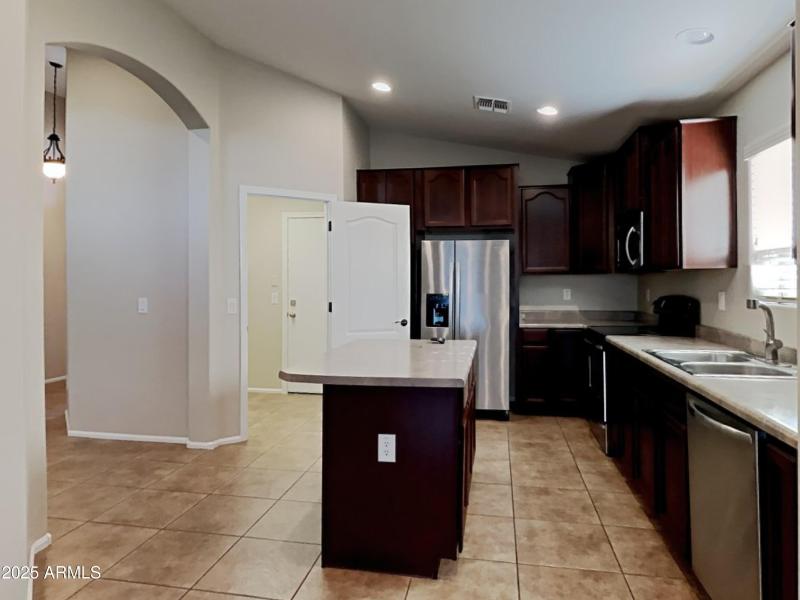 1006023.1410 E Baker Drive_2