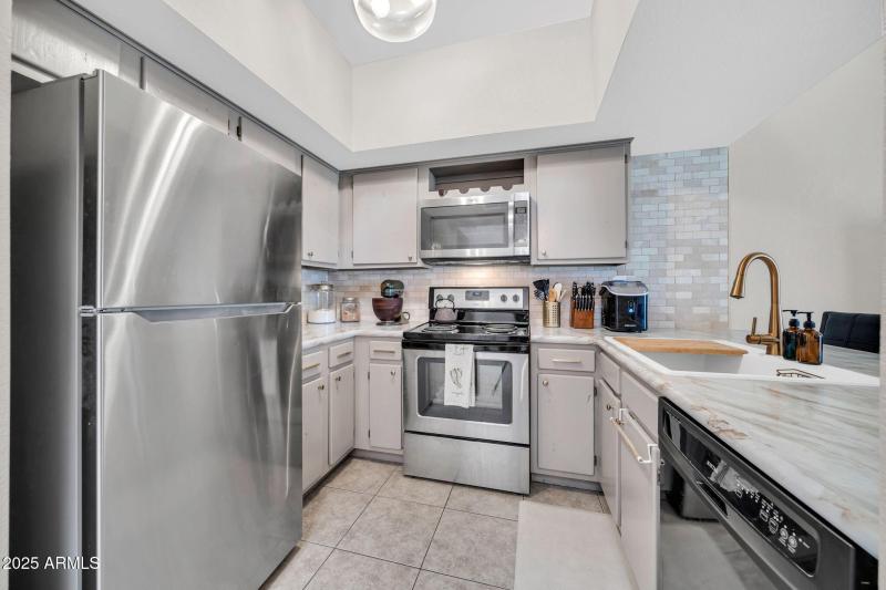 14002 N 49th Ave 1097-14