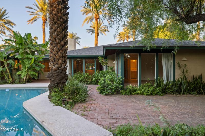 Multiple Patio Spaces