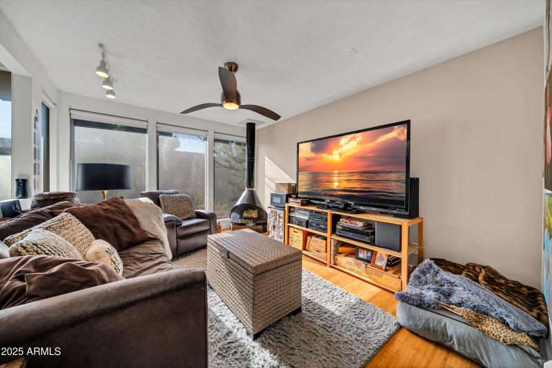 1711 E Missouri Ave-7