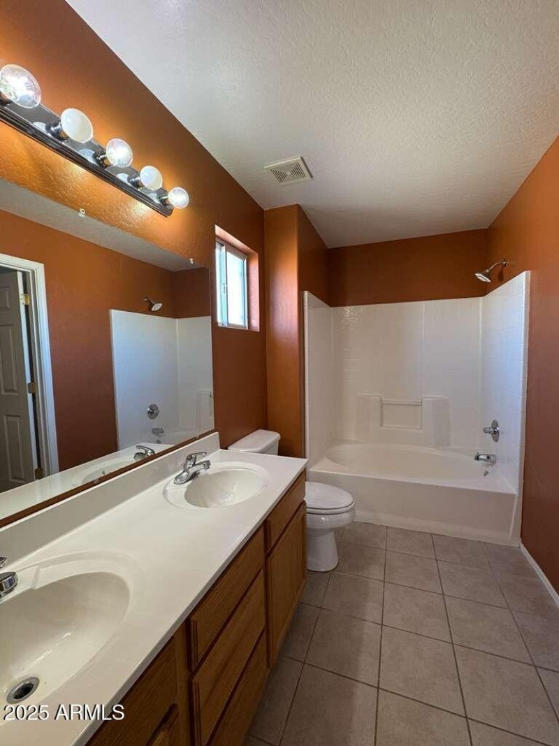 WhatsApp Image 2025-11-03 at 11.44.33 AM