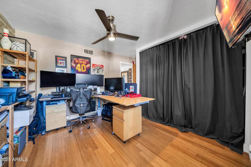 1711 E Missouri Ave-29