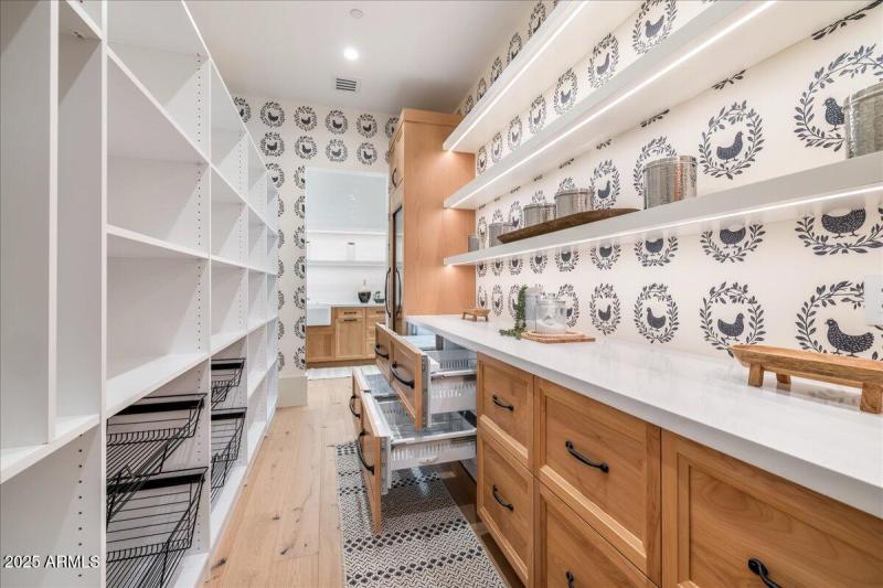 076-Scullery with Frg:Freezer