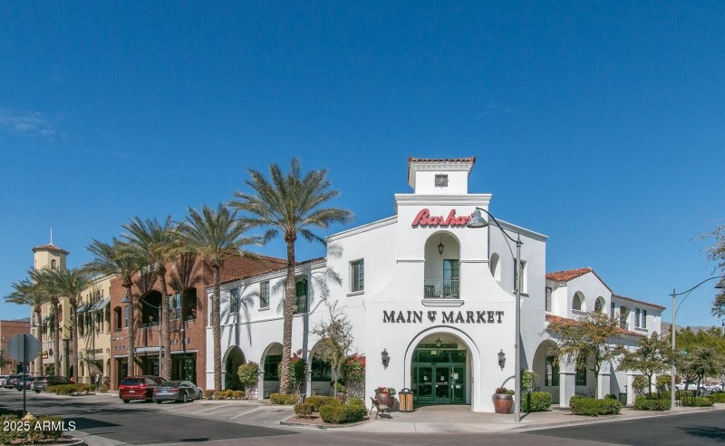 VERRADOS MAIN STREET CORRIDOR 2