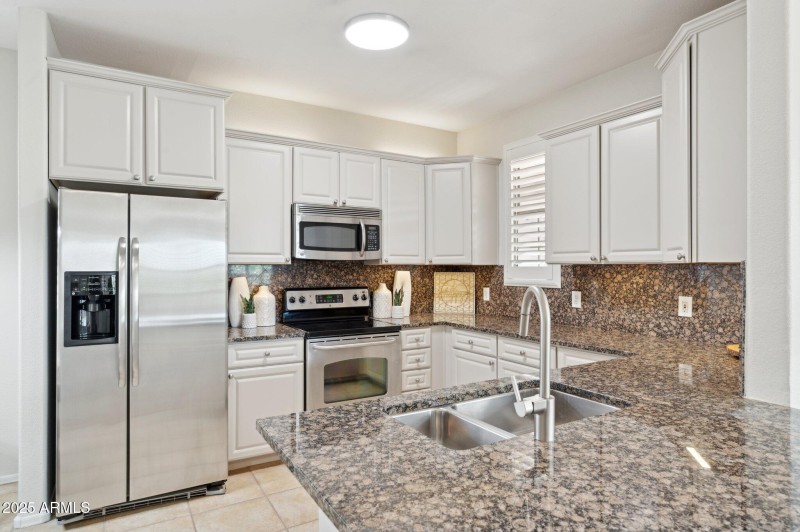 Fully Equipped Kitchen Amenities