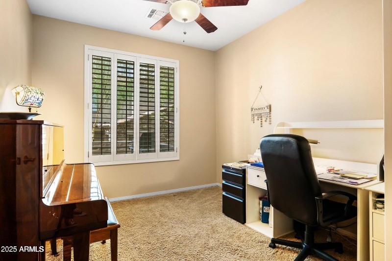 7445 E Eagle Crest 1145 Jetted tub & wal