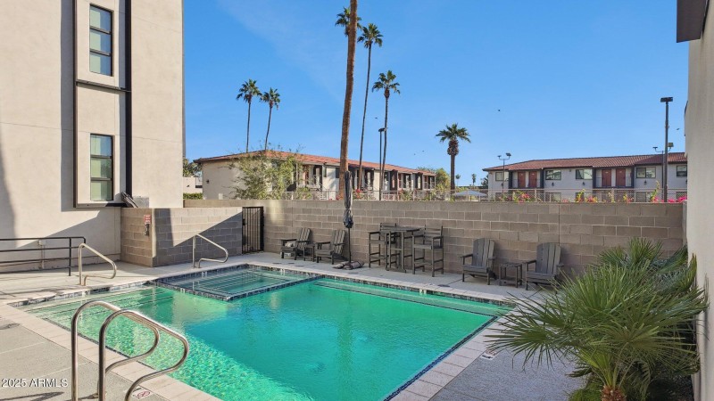 Community Pool & Spa