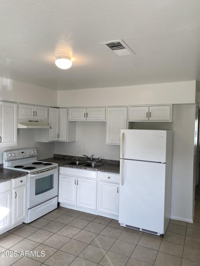 Kitchen_Photo_2_Wier_Ave