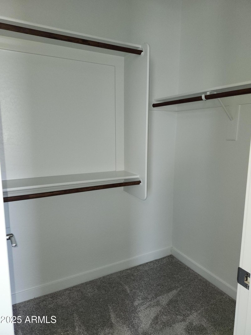 Mstr Walk-in Closet