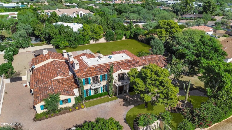 6032 E Lincoln Dr-large-006-002-DJI 0006