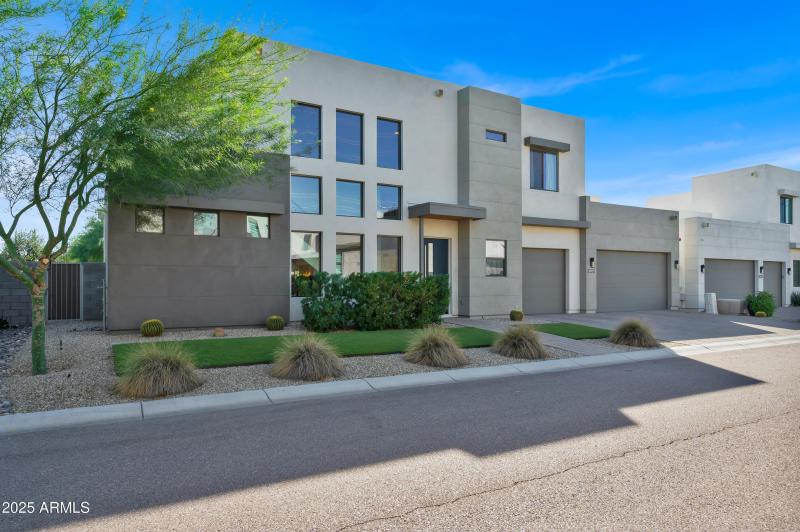 10929 E North Ln MLS-103