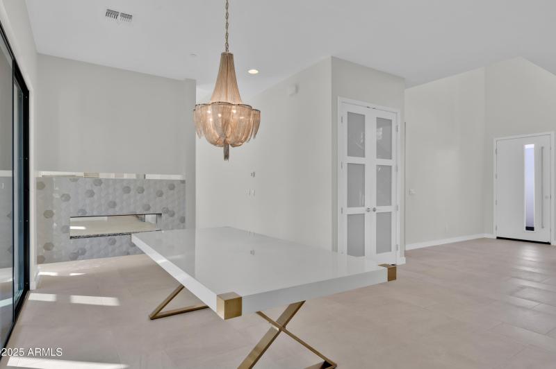 10929 E North Ln MLS-111