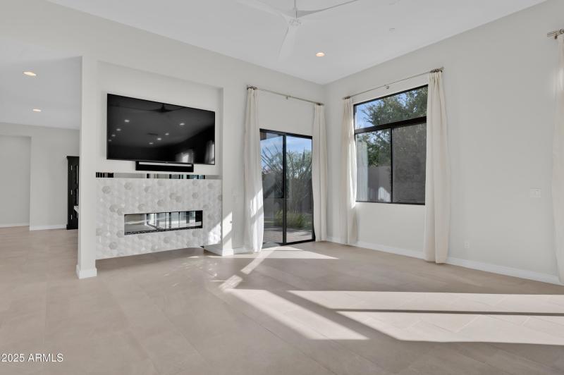 10929 E North Ln MLS-113