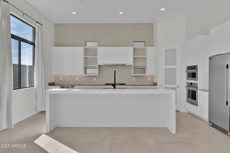 10929 E North Ln MLS-116