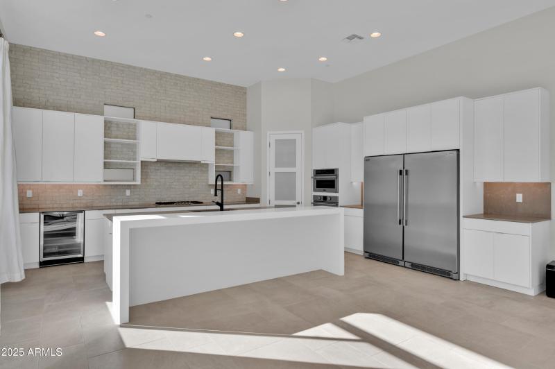 10929 E North Ln MLS-117