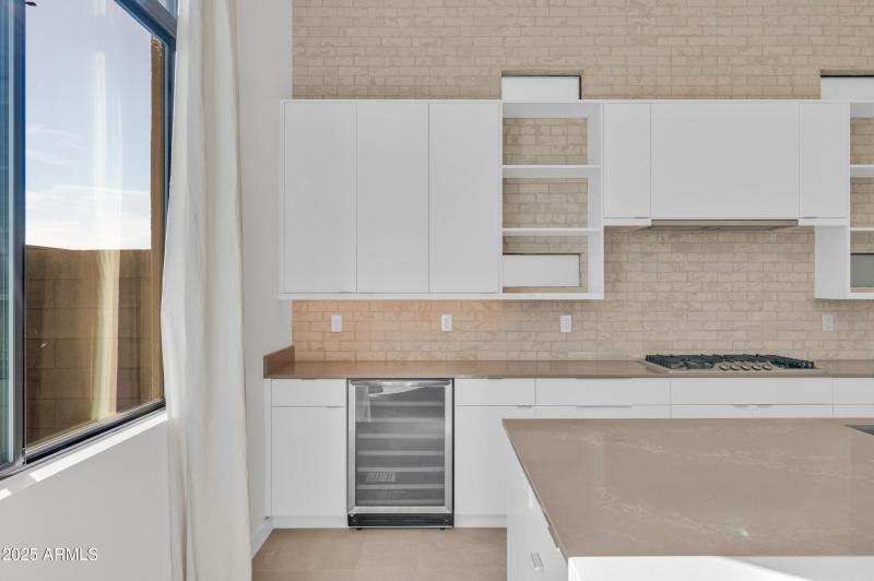 10929 E North Ln MLS-124