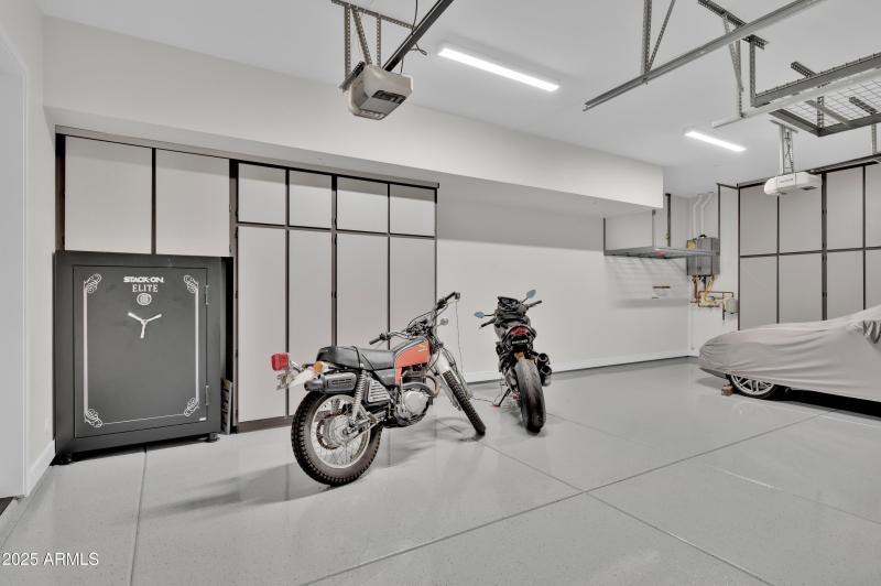 10929 E North Ln MLS-134