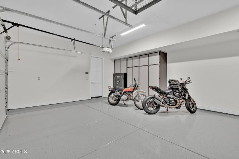 10929 E North Ln MLS-136