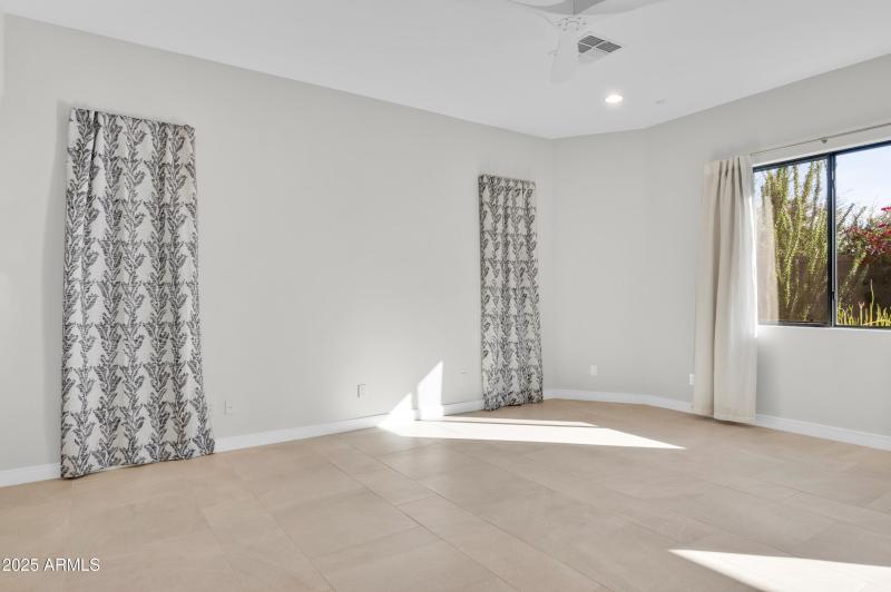 10929 E North Ln MLS-140