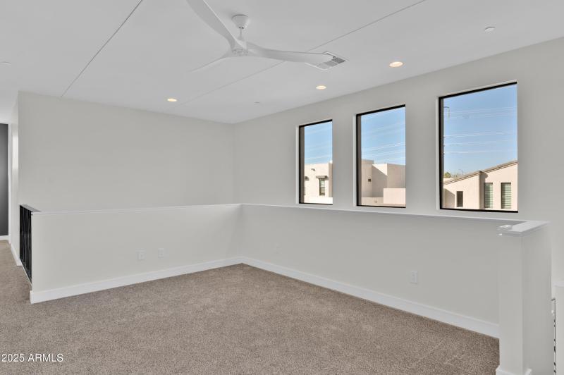 10929 E North Ln MLS-153